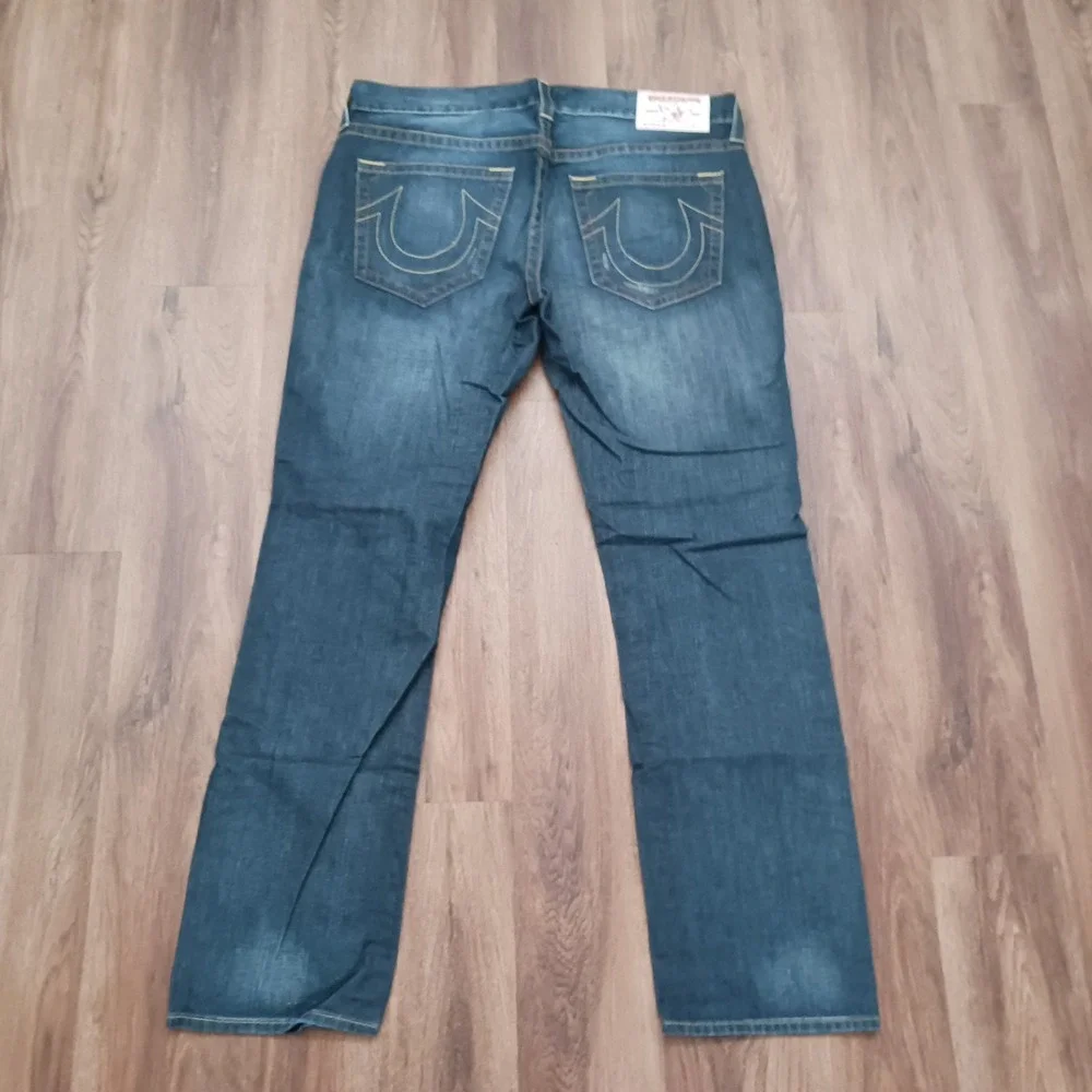 True‎ Religion Mens Slim OM Wheat SN Jeans Dark Wash Blue 38 x 34 MNRJ19OMW